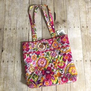 🆕 Vera Bradley floral tote 🆕